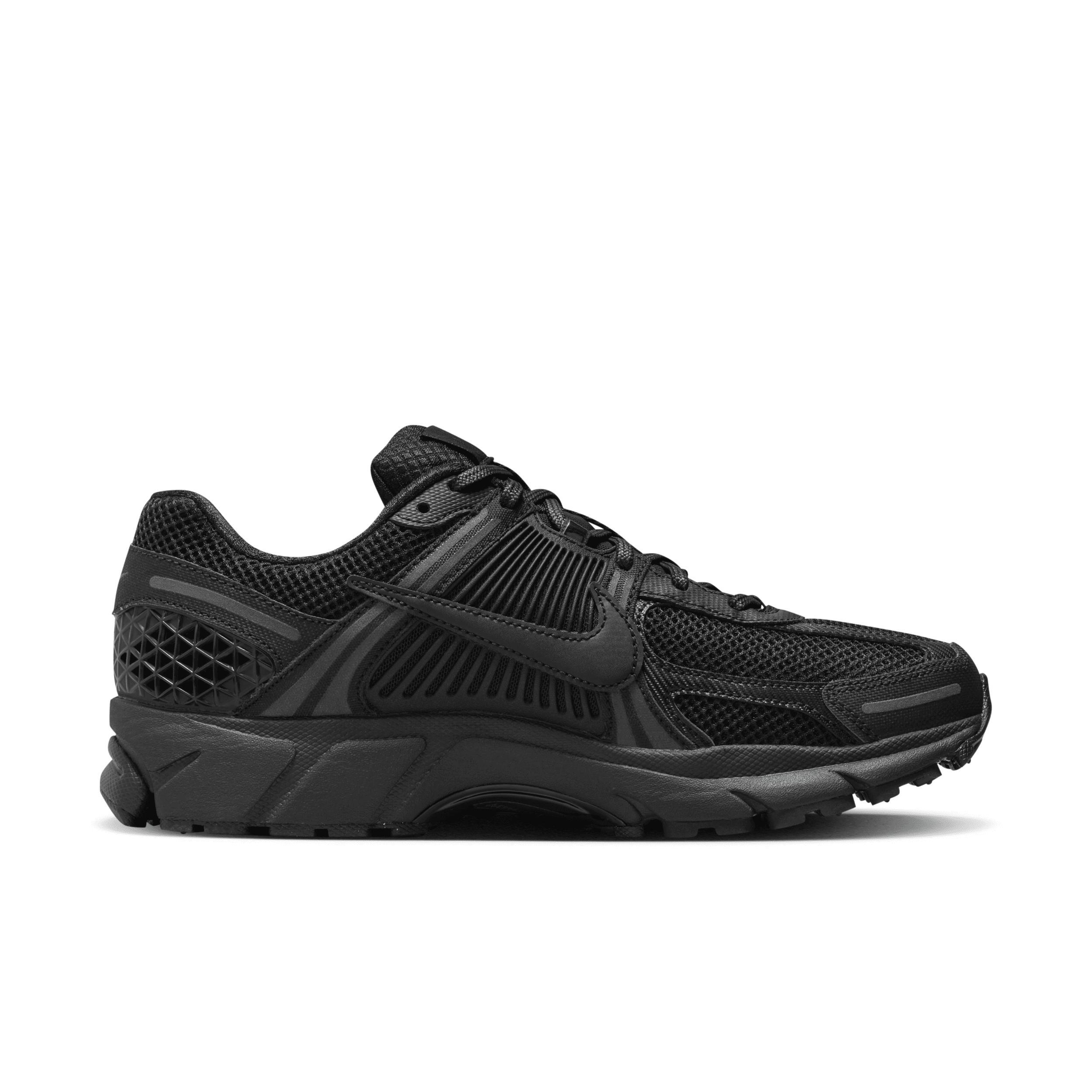 Nike Men's Zoom Vomero 5 Shoes Product Image