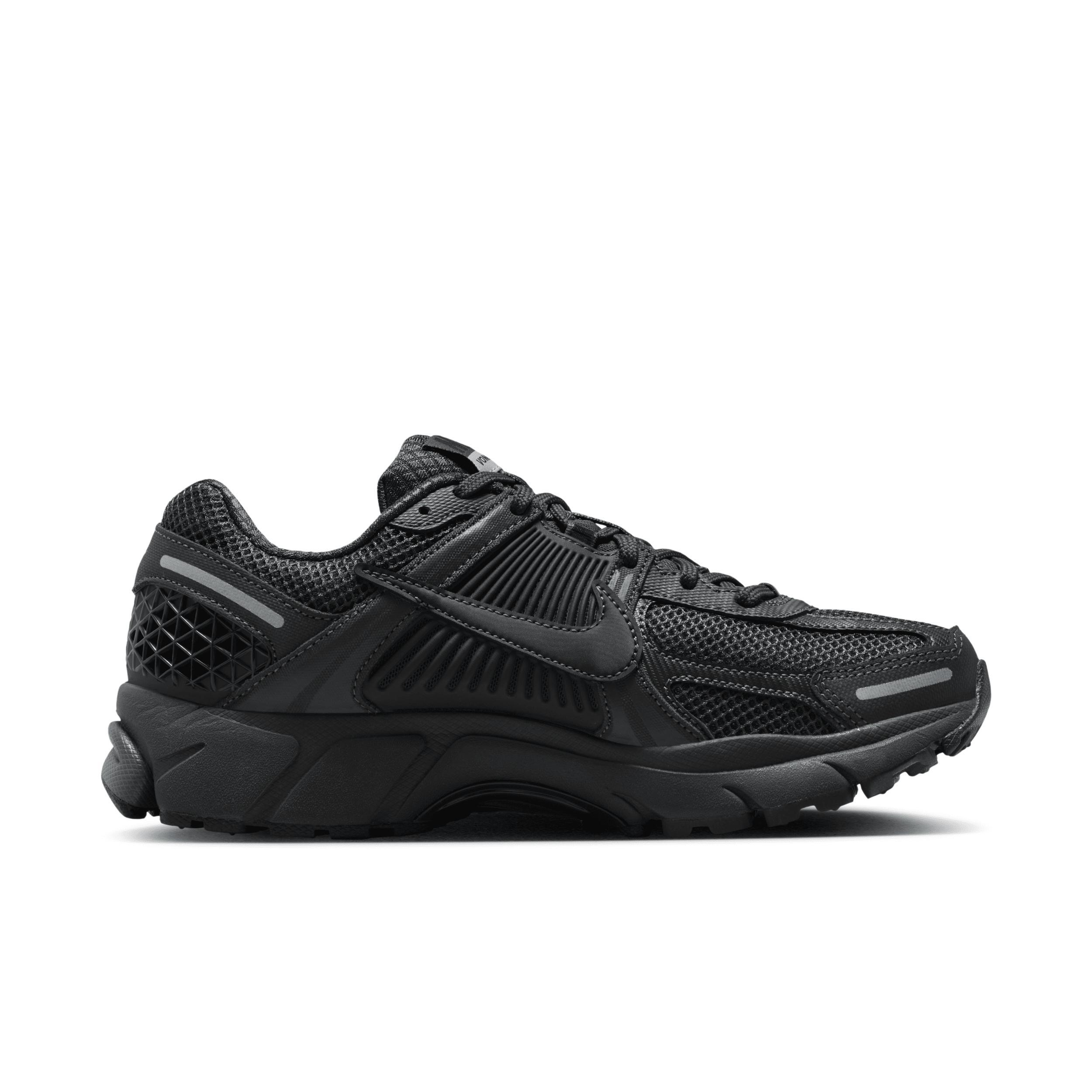 Nike Women's Zoom Vomero 5 Shoes Product Image