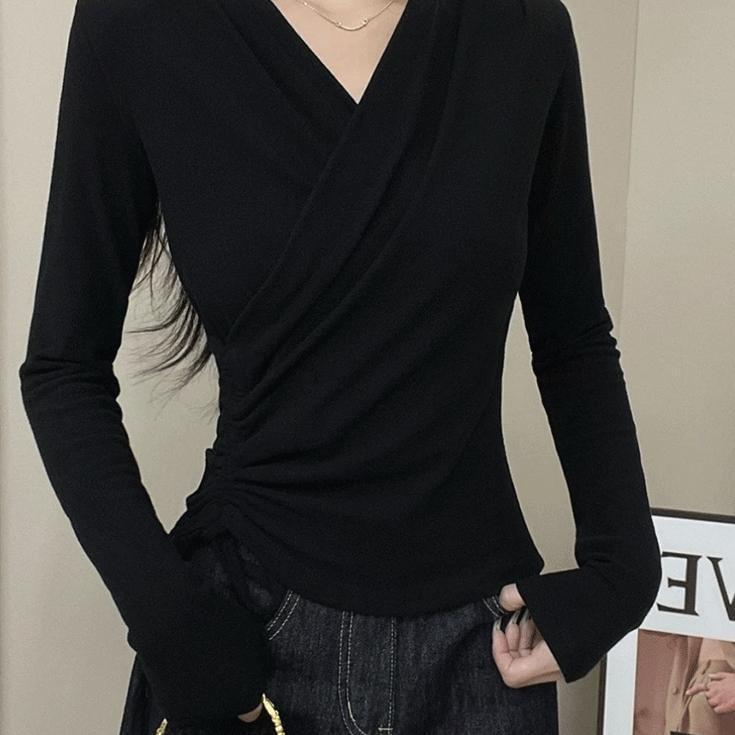 Long-Sleeve V-Neck Plain Top Product Image