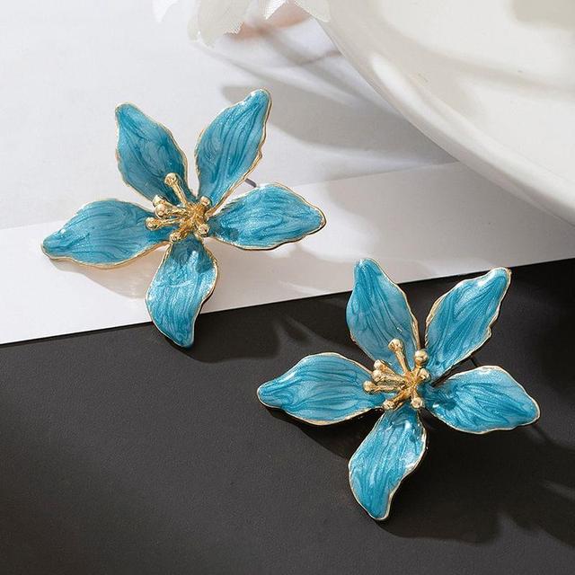 Flower Stud Earring Product Image