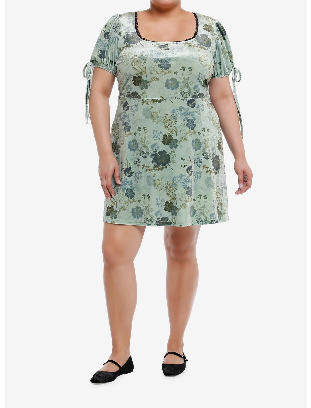 Daisy Street Green Floral Velvet Puff Sleeve Mini Dress Plus Size Product Image