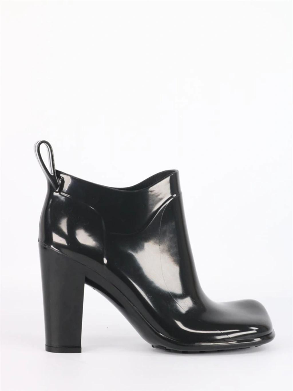 Shine Heeled Ankle Boots In Black product image