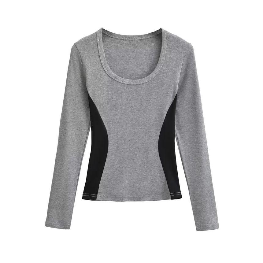 Long-Sleeve Scoop Neck Plain T-Shirt Product Image