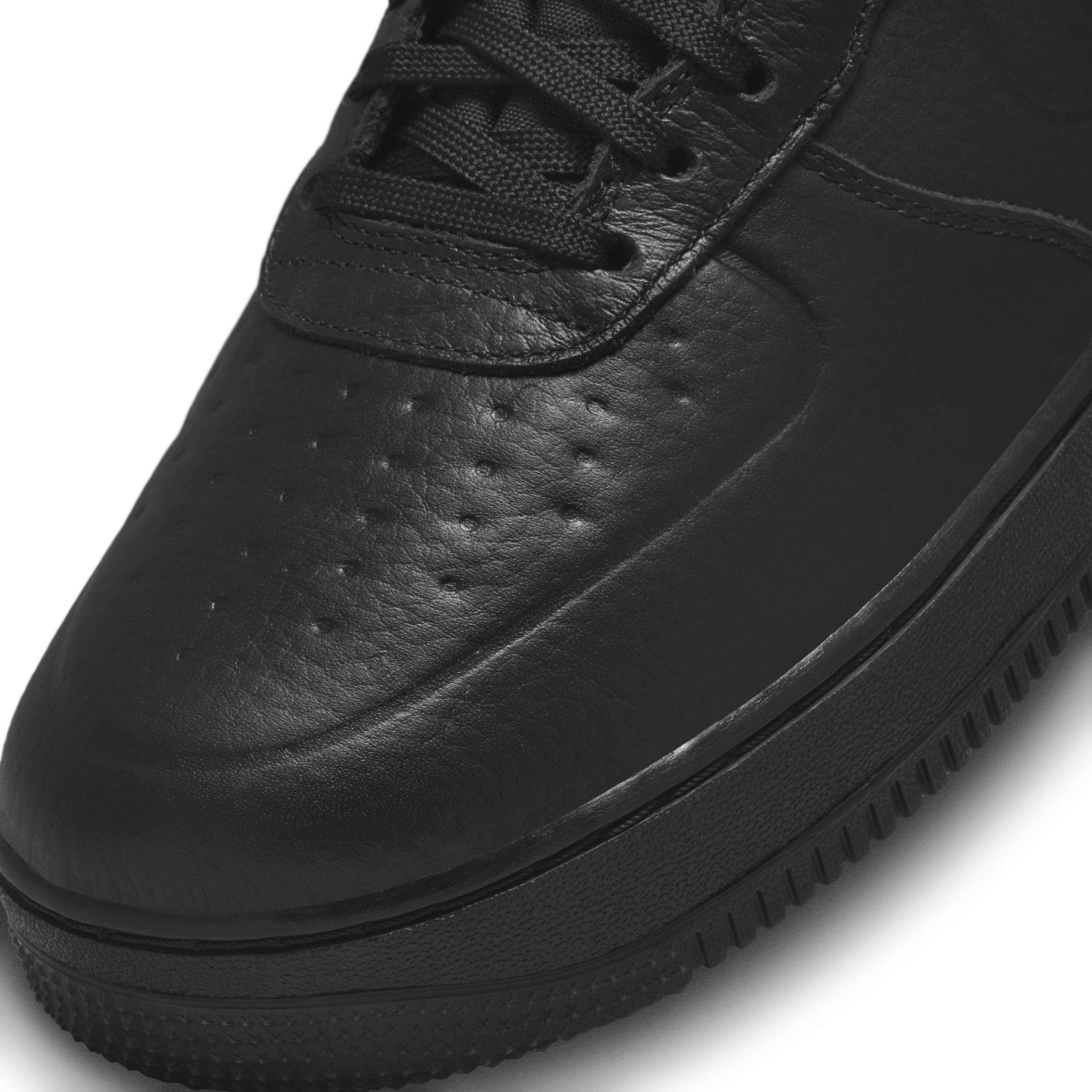 Nike Men's Air Force 1 '07 Pro-Tech Winterized Shoes Product Image