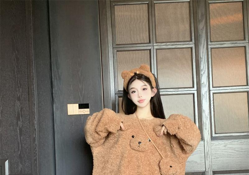 Round Neck Bear Fleece Sweater / Crossbody Bag Product Image