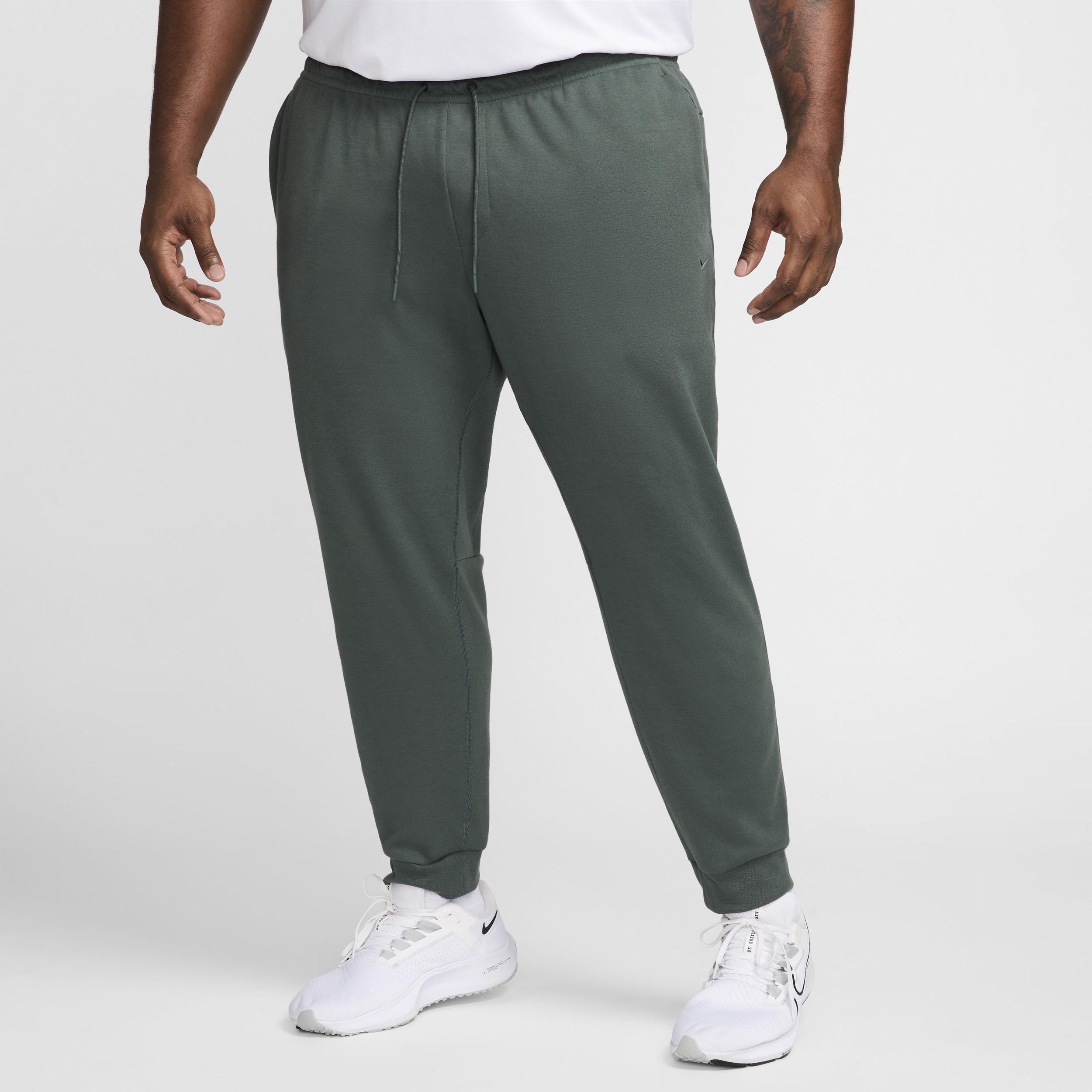 Nike Primary Men's Dri-FIT UV Versatile Joggers Product Image