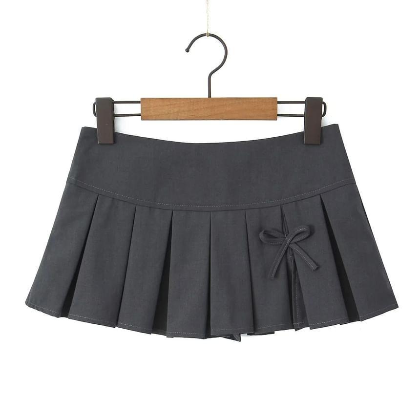 Low Rise Plain Bow Accent Mini Pleated Skirt Product Image