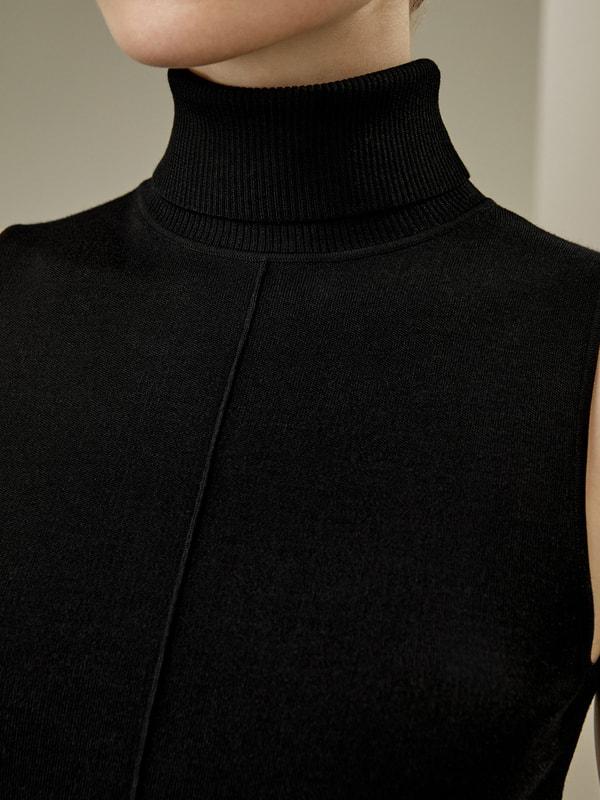 Silk Knitted Turtleneck Sleeveless Top Product Image