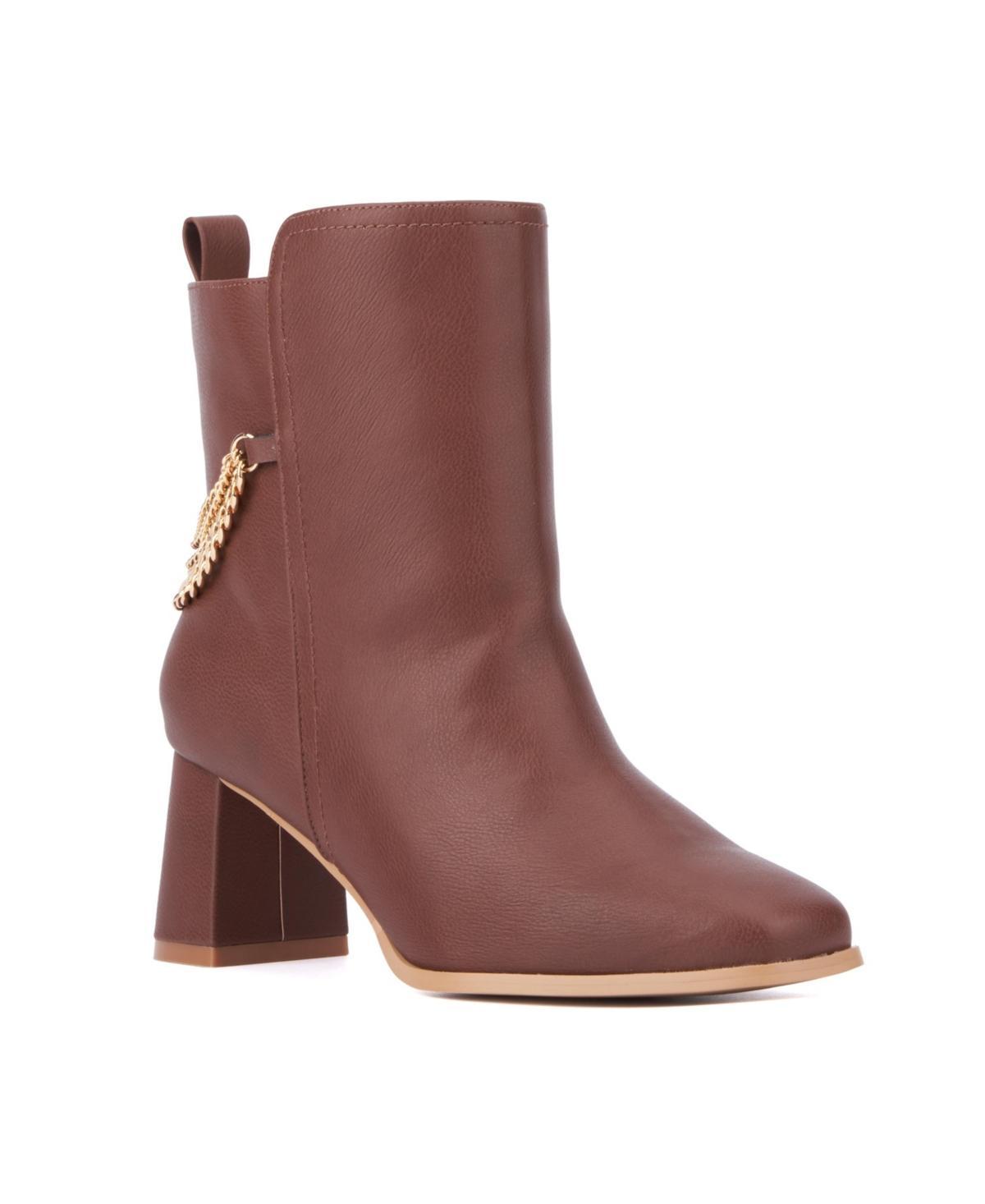 Womens Maire Bootie with chain- Wide width Product Image