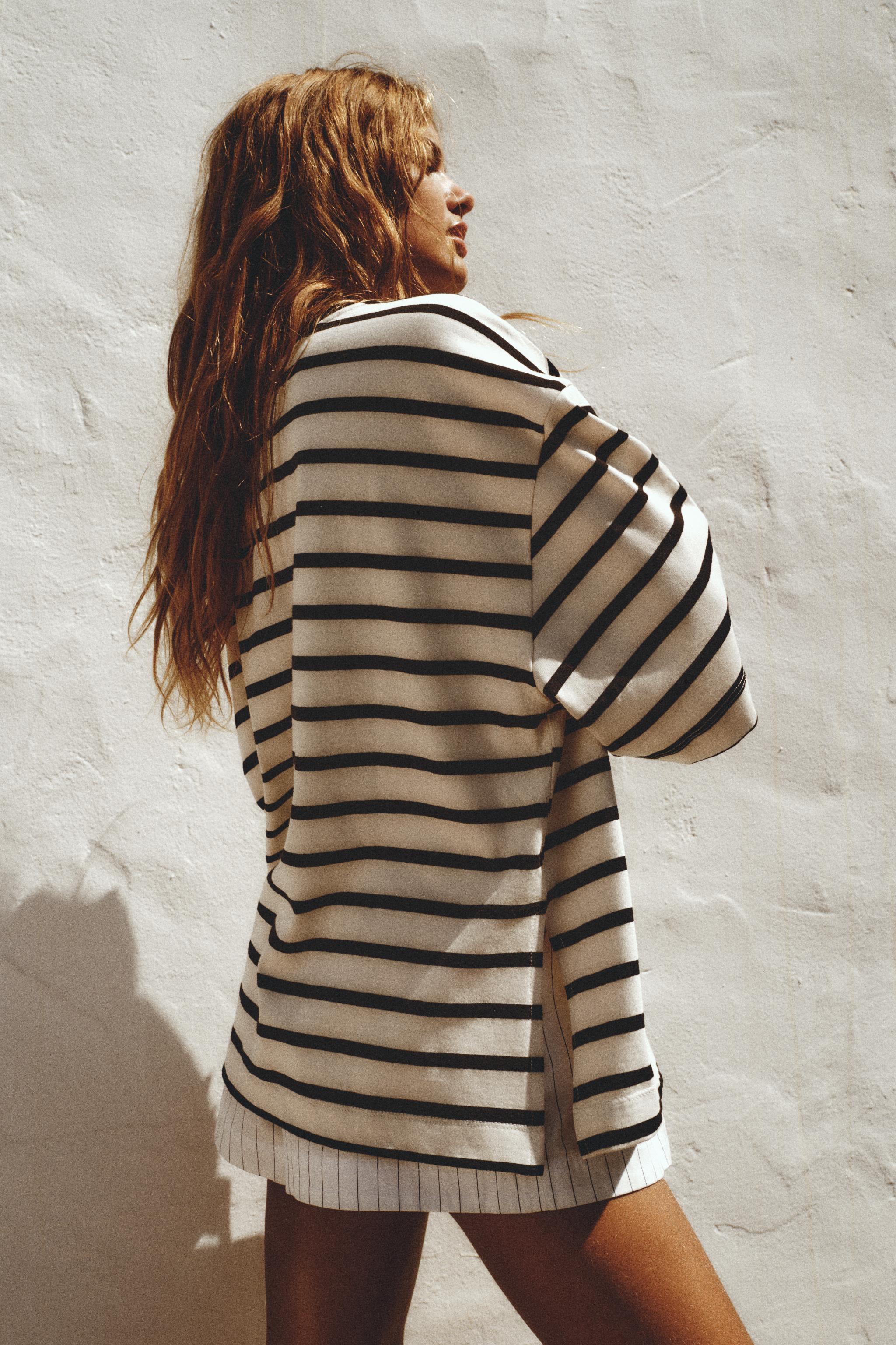 OVERSIZED STRIPED T-SHIRT Product Image