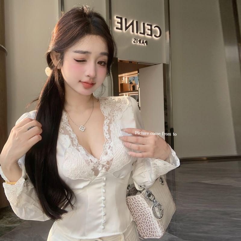 Long-Sleeve V-Neck Lace Panel Plain Crop Top Product Image