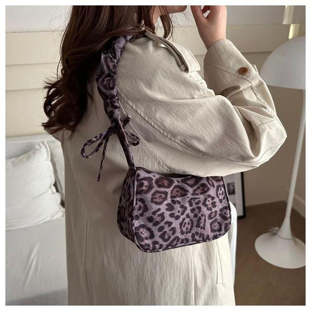 Leopard Print Shoulder Bag Product Image