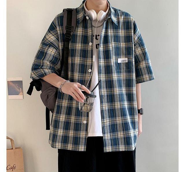 Short-Sleeve Plaid Label Applique Button-Up Shirt Product Image