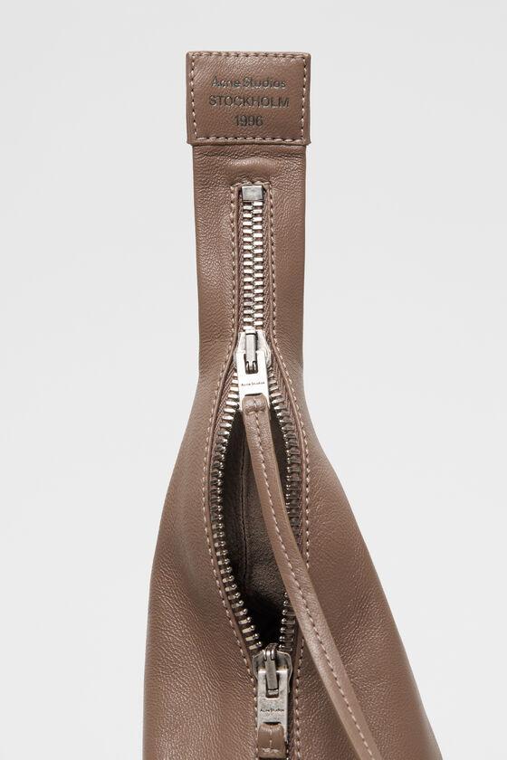 Leather zip heels Product Image