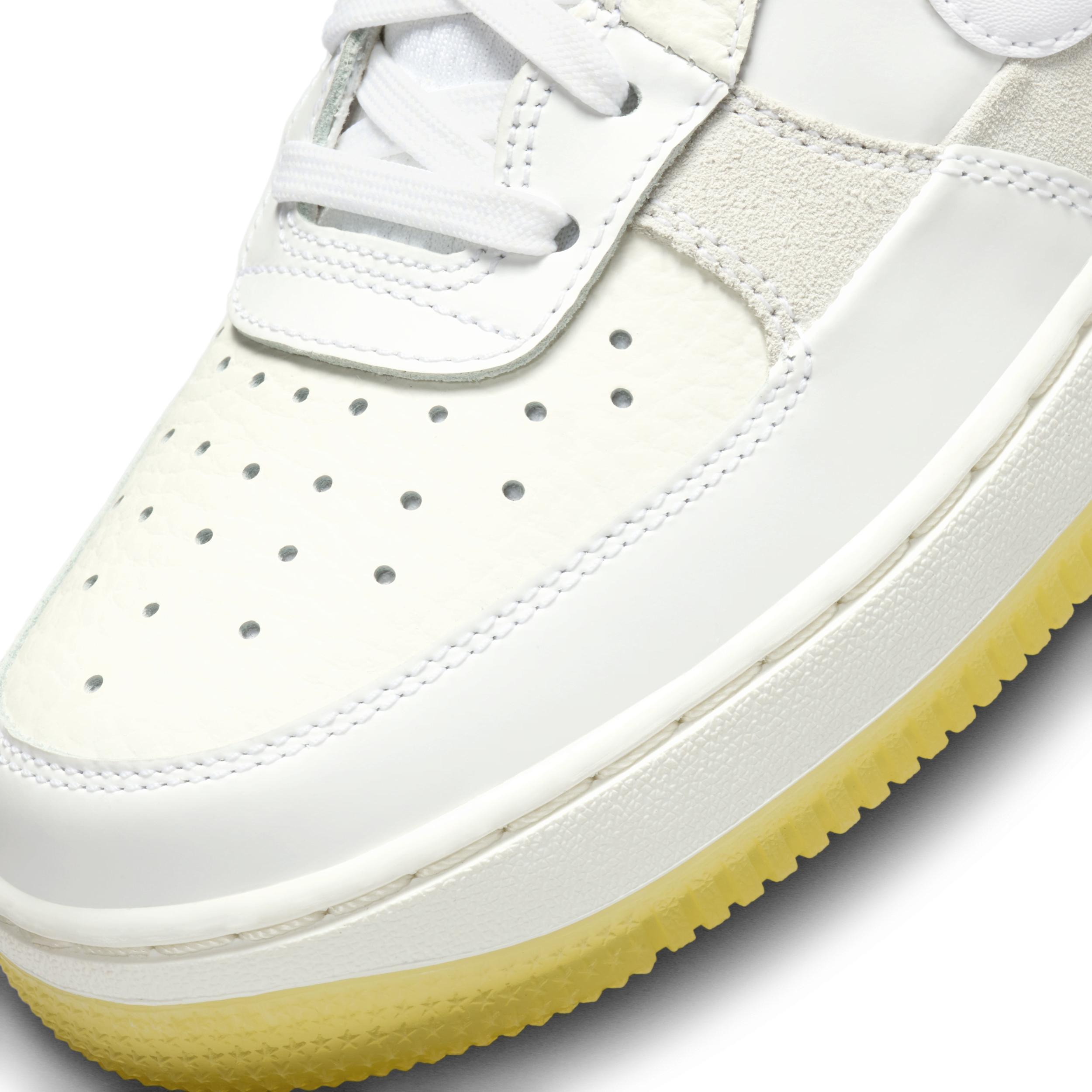 Nike Women's Air Force 1 '07 Low Shoes product image