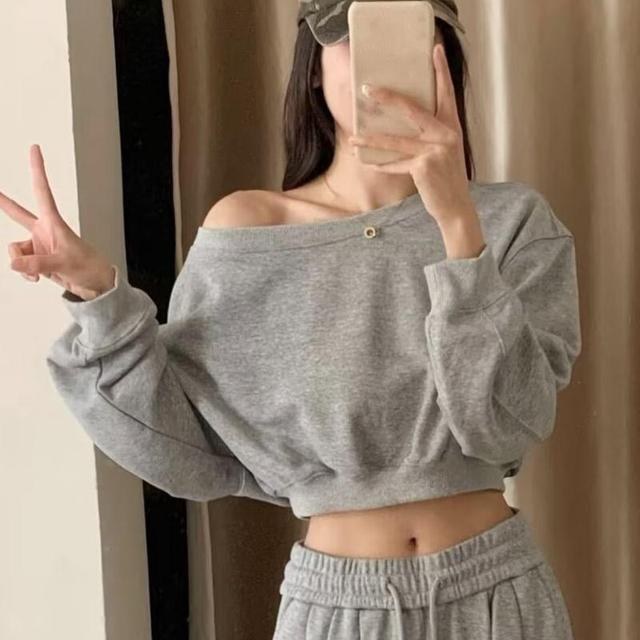 Off Shoulder Plain Crop Pullover Product Image