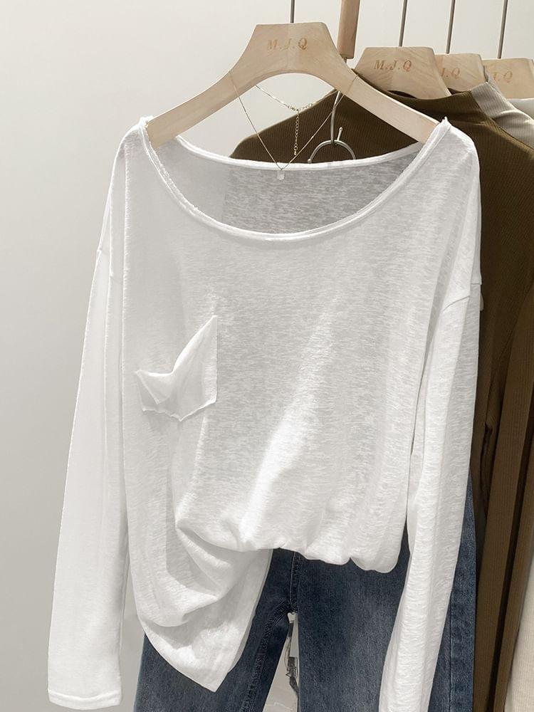 Long-Sleeve Scoop Neck Plain T-Shirt Product Image