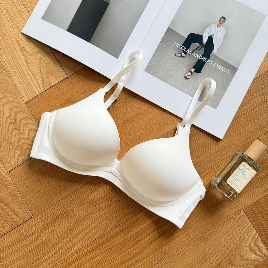 Plain Wireless Push Up Bra Product Image