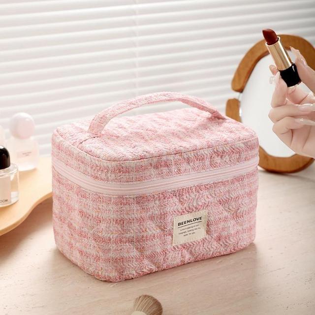 Plaid Make Up Pouch Product Image