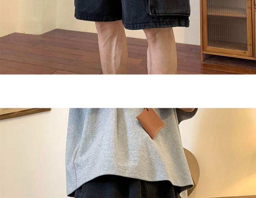 Mid Rise Pocket Detail Denim Shorts Product Image