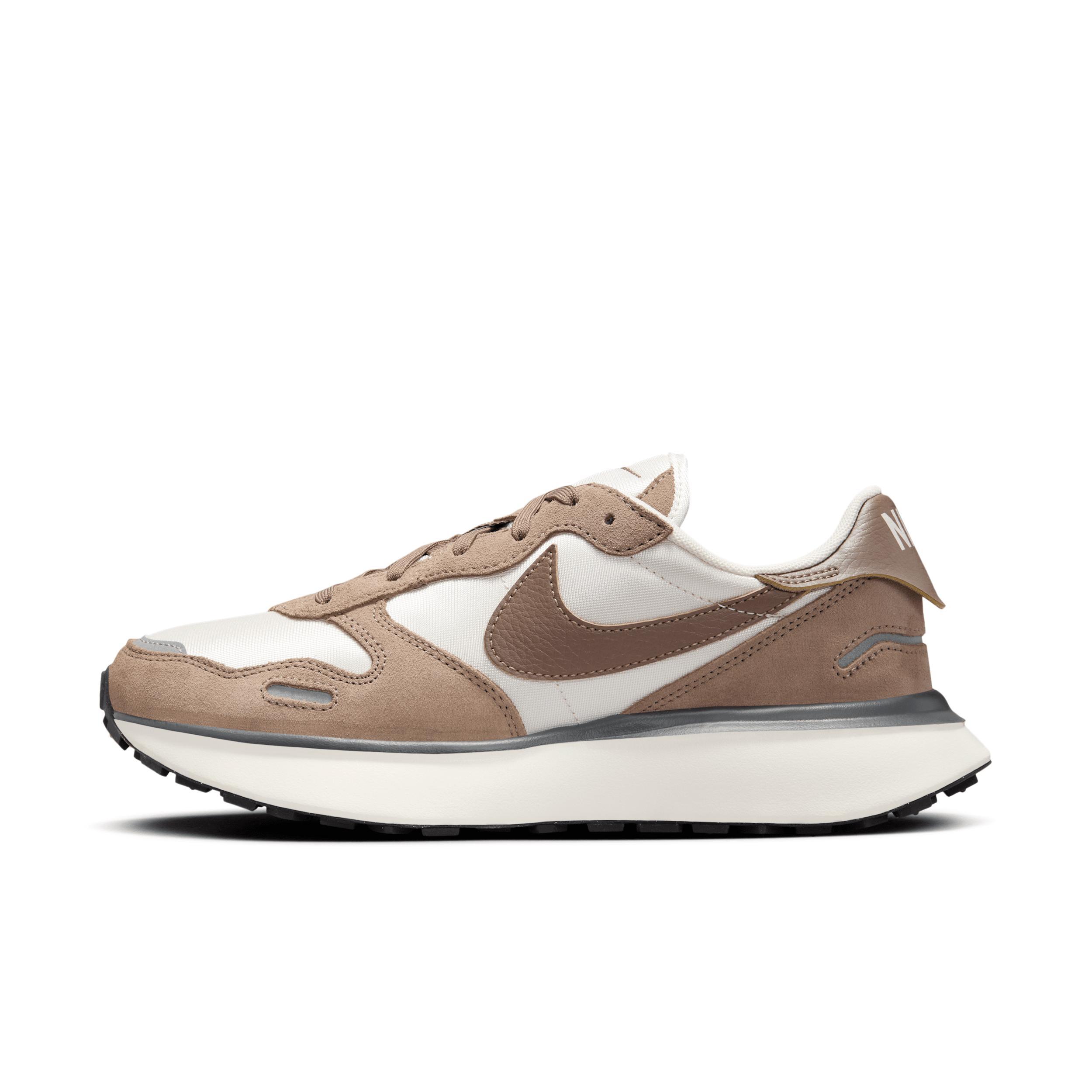 Nike Women's Phoenix Waffle Shoes Product Image