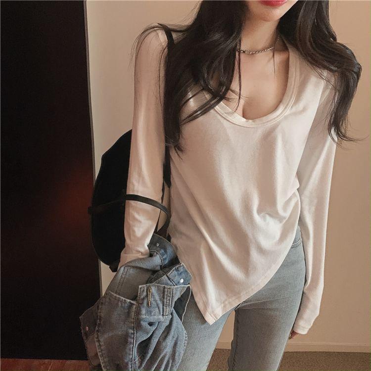 Long-Sleeve Scoop Neck Asymmetrical Plain Tee Product Image