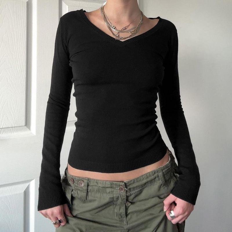 Long-Sleeve Plain V-Neck Sweater Product Image