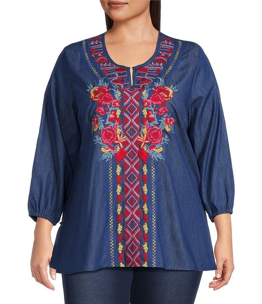 Calessa Plus Size Embroidered Round Split V-Neck 3/4 Sleeve Tunic Product Image