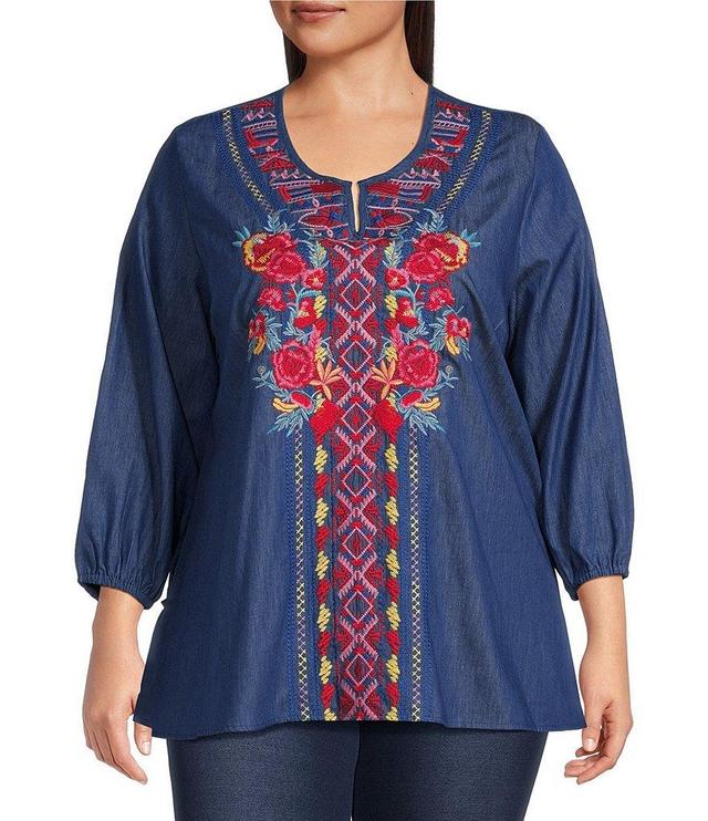 Calessa Plus Size Embroidered Round Split V-Neck 3/4 Sleeve Tunic Product Image