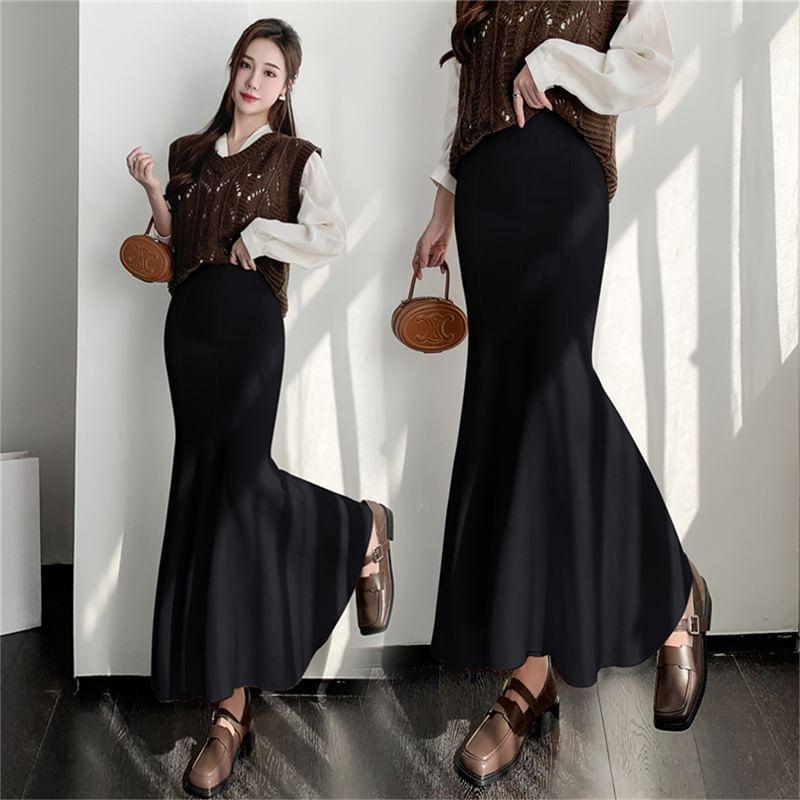 High Rise Plain Midi Mermaid Knit Skirt Product Image