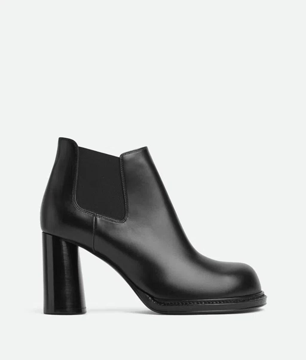 BOTTEGA VENETA Cliff Chelsea Boots In Black Product Image