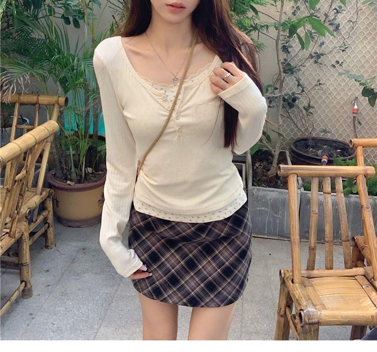 Long-Sleeve Scoop Neck Plain Ruched T-Shirt / Mid Rise Plaid Mini Pencil Skirt Product Image