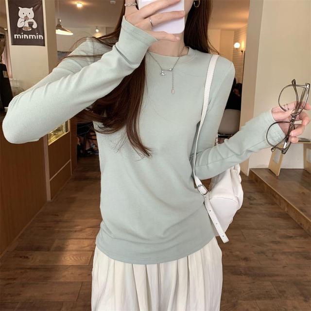 Long-Sleeve Crew Neck Plain T-Shirt Product Image