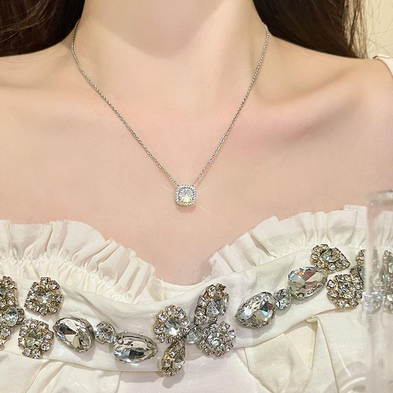 Rhinestone Pendant Alloy Choker Product Image