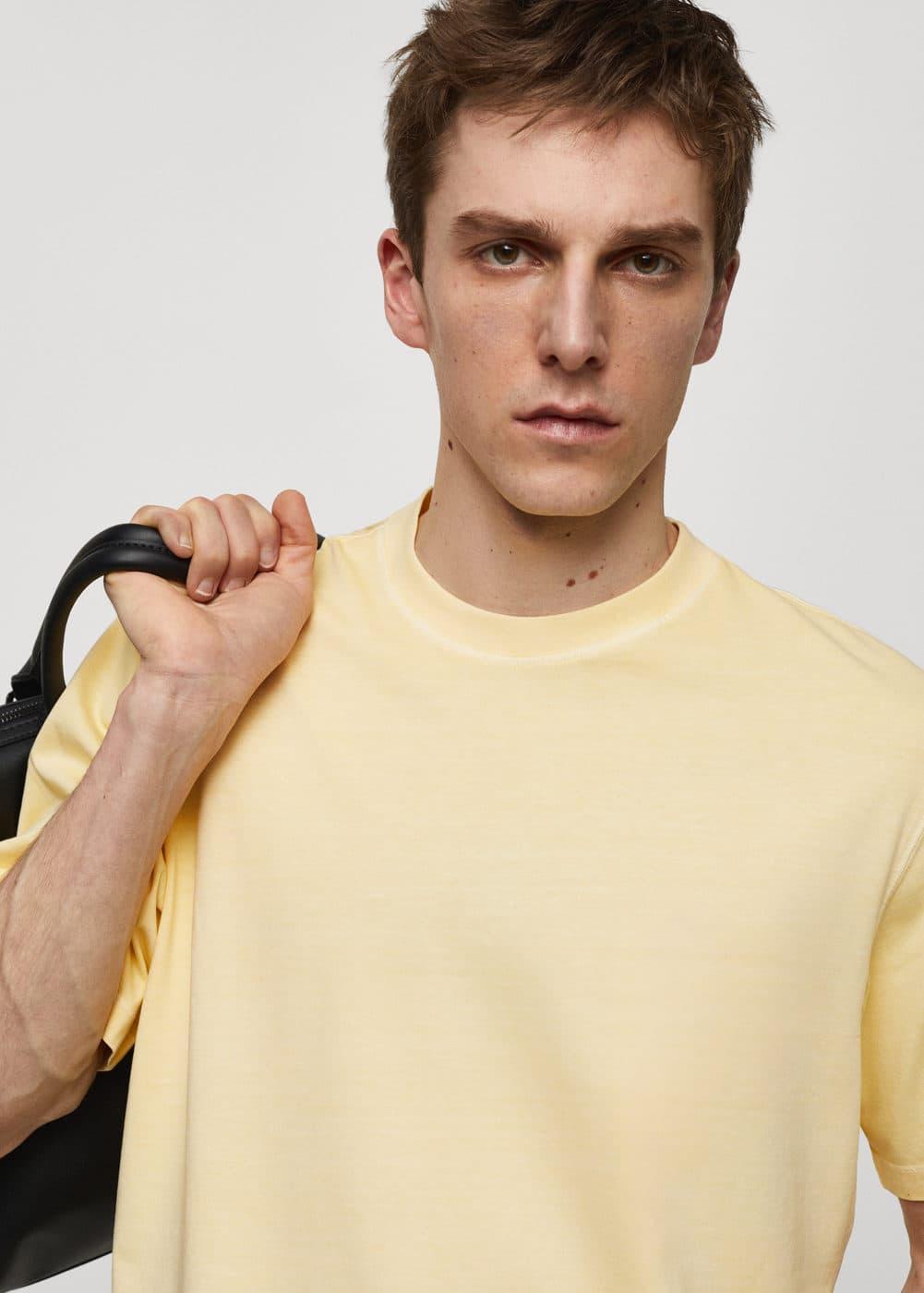 MANGO MAN - 100% cotton relaxed-fit t-shirt pastel yellowMen Product Image