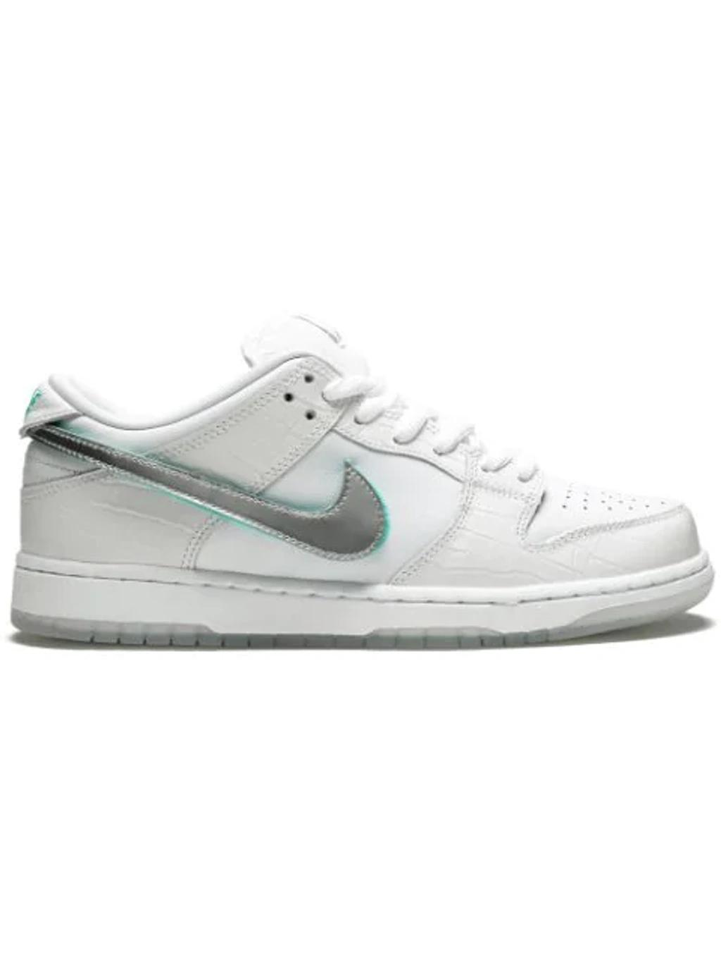 X Diamond Supply Co. Dunk Low Pro Og Qs Sneakers In White Product Image