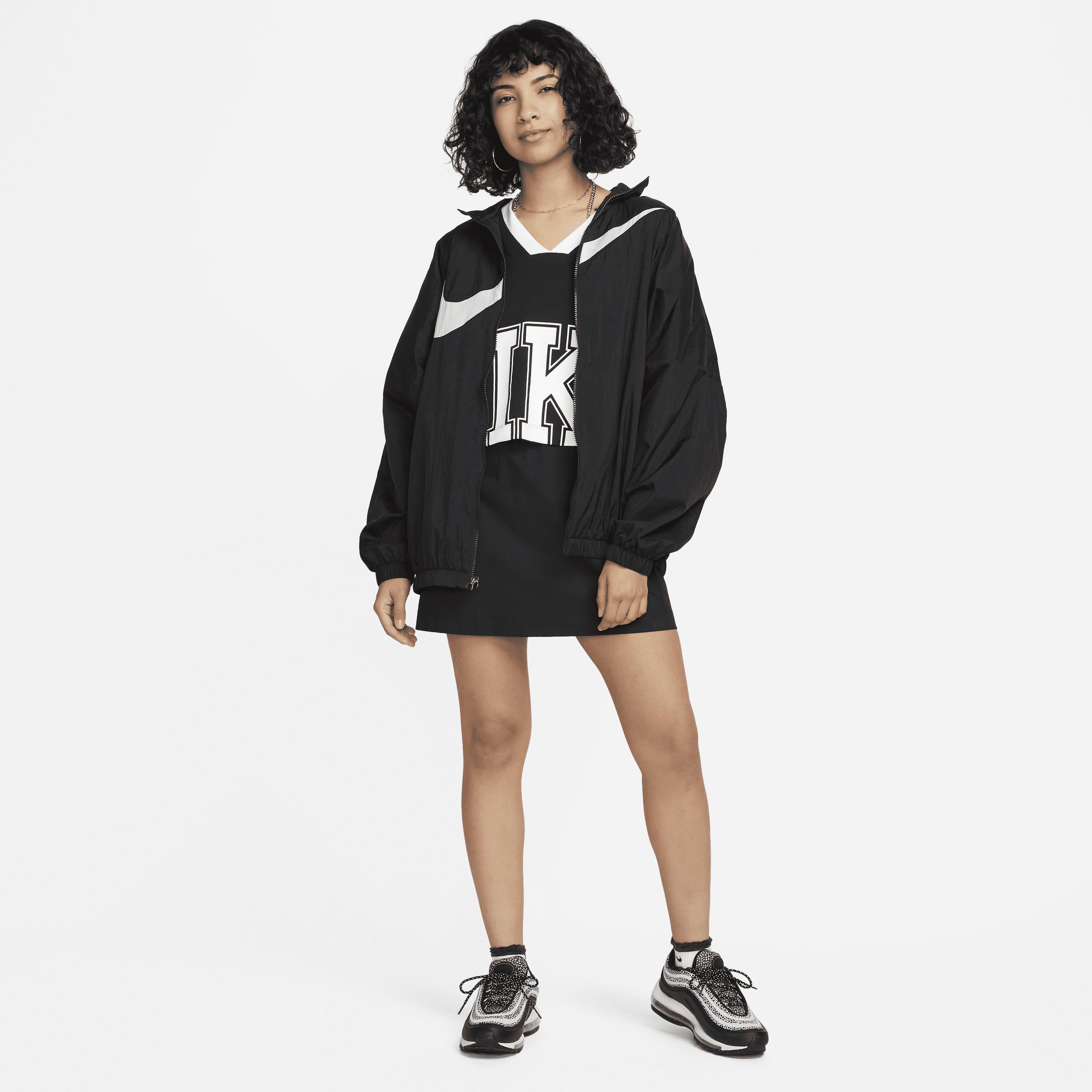 Nike Sportswear Essential Women's Woven Jacket Product Image