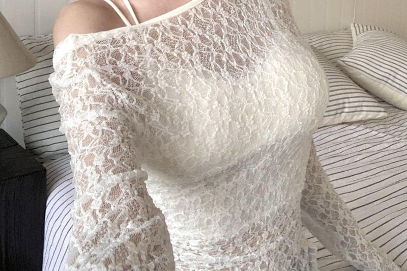 Long-Sleeve One-Shoulder Floral Lace T-Shirt Product Image