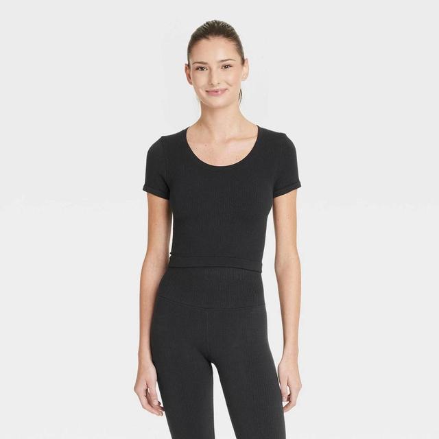 Womens Seamless Rib Cropped Short Sleeve Shirt - All In Motion Black XS Product Image