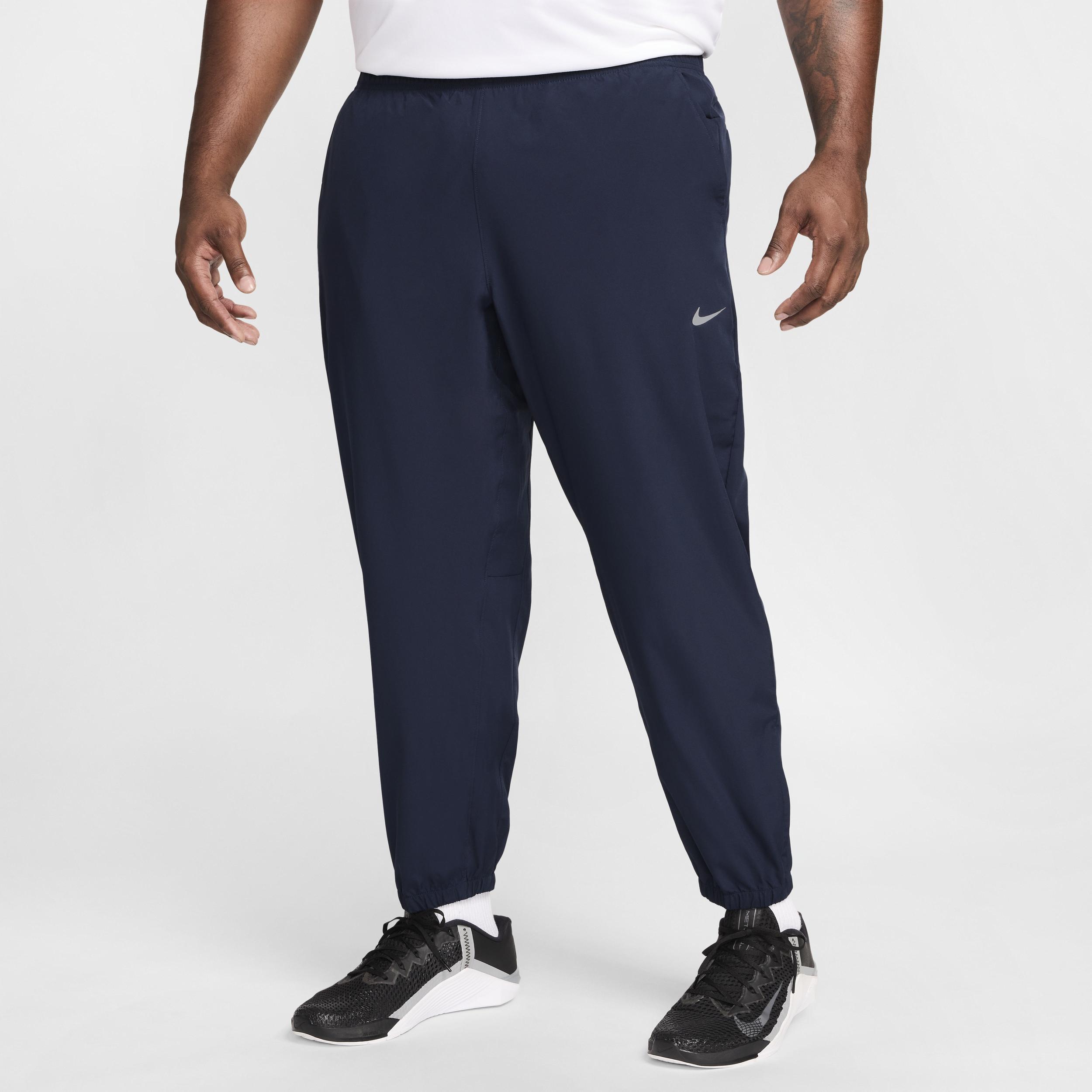 Nike Men's Form Dri-FIT Tapered Versatile Pants Product Image