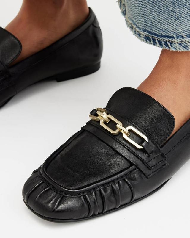 Sapphire Leather Chain Loafer Shoes Product Image