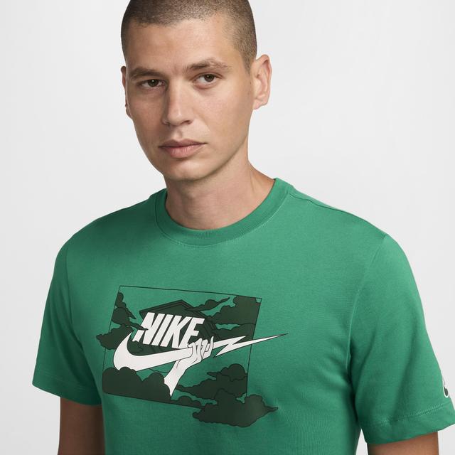 Nike Men's Club T-Shirt Product Image