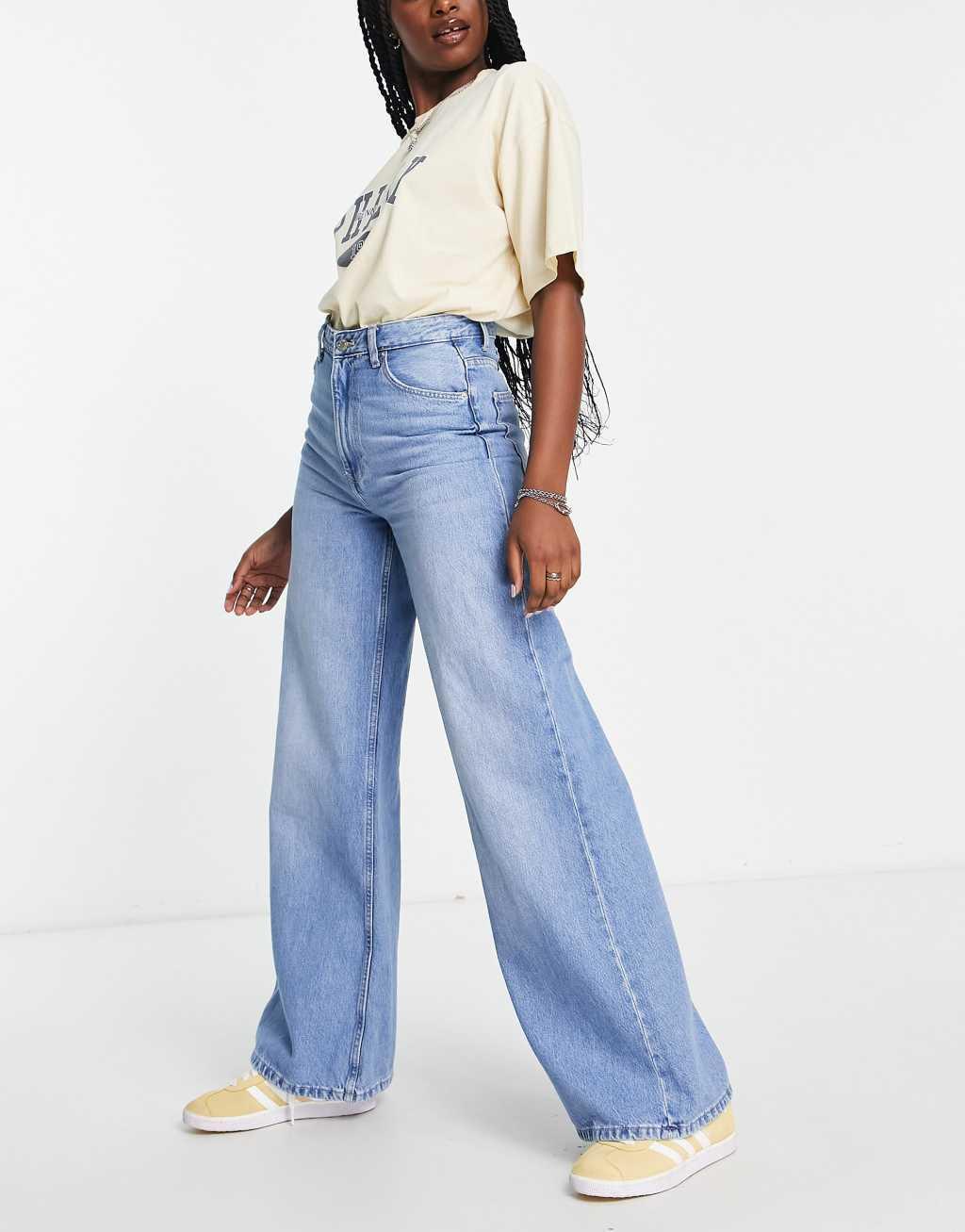 Bershka slouchy dad jeans Product Image