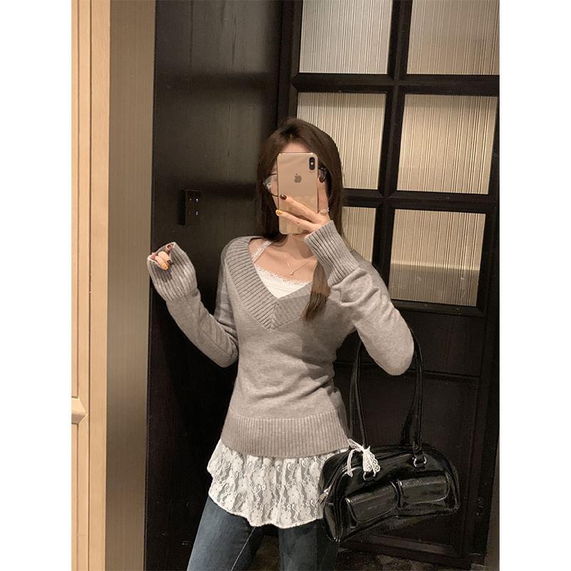 Long Sleeve V-Neck Plain Knit Top / Sleeveless V-Neck Plain Padded Lace Top Product Image