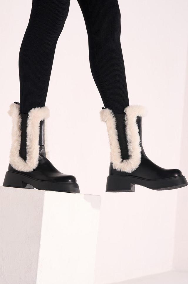 AZALEA WANG HEART THROB BLACK WHITE SHERLING LINING BOOTIE Product Image