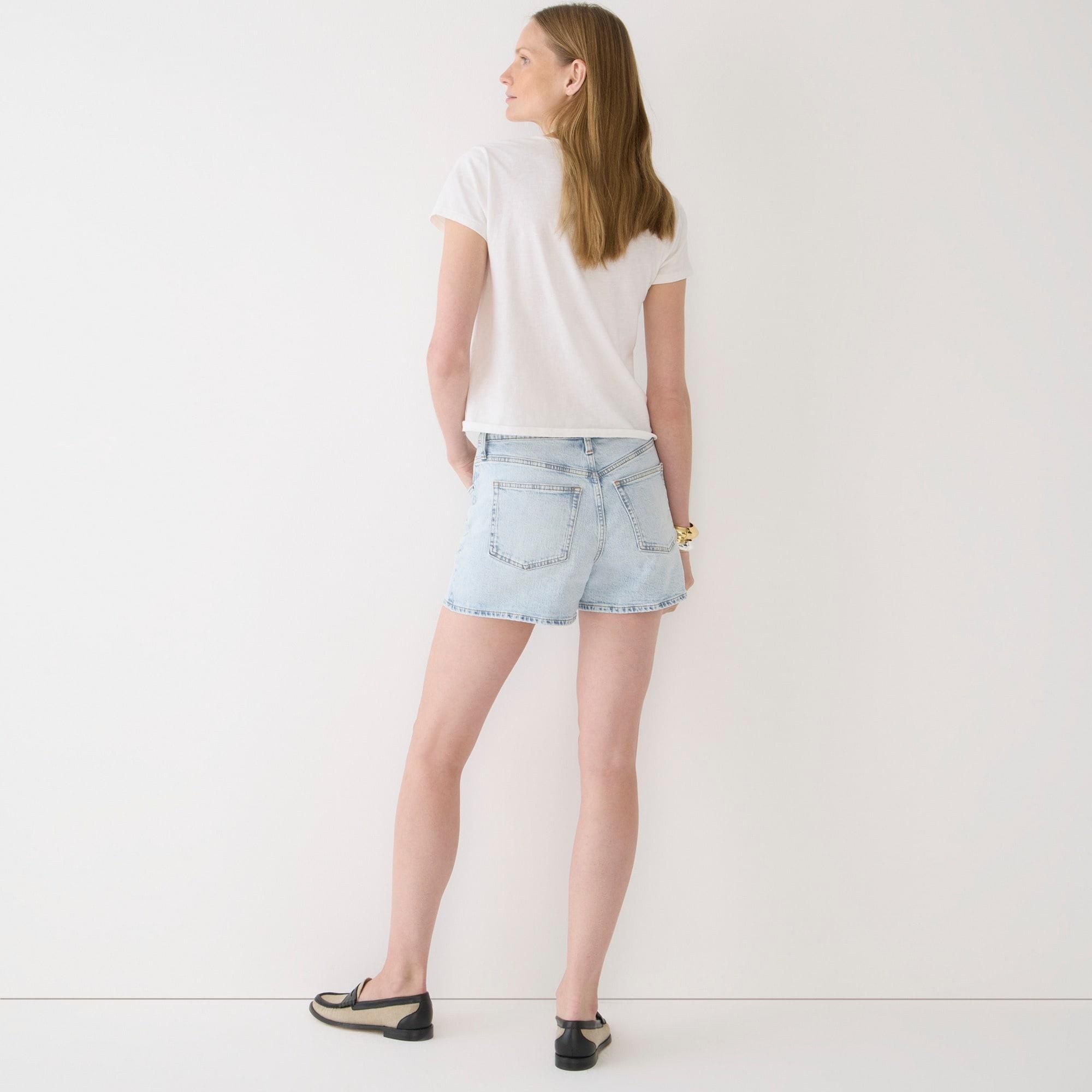 High-rise denim short in Delery wash Product Image