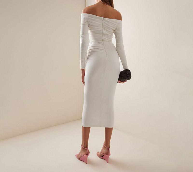 Off-Shoulder Long Sleeve V-Neck Plain Ruched Bodycon Maxi Dress Product Image