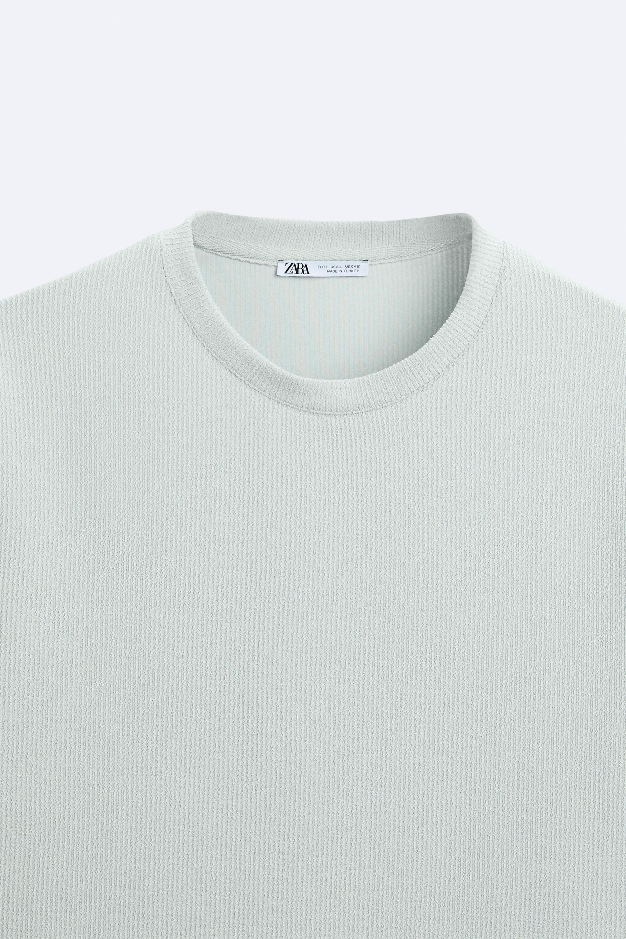 TEXTURED T-SHIRT Product Image