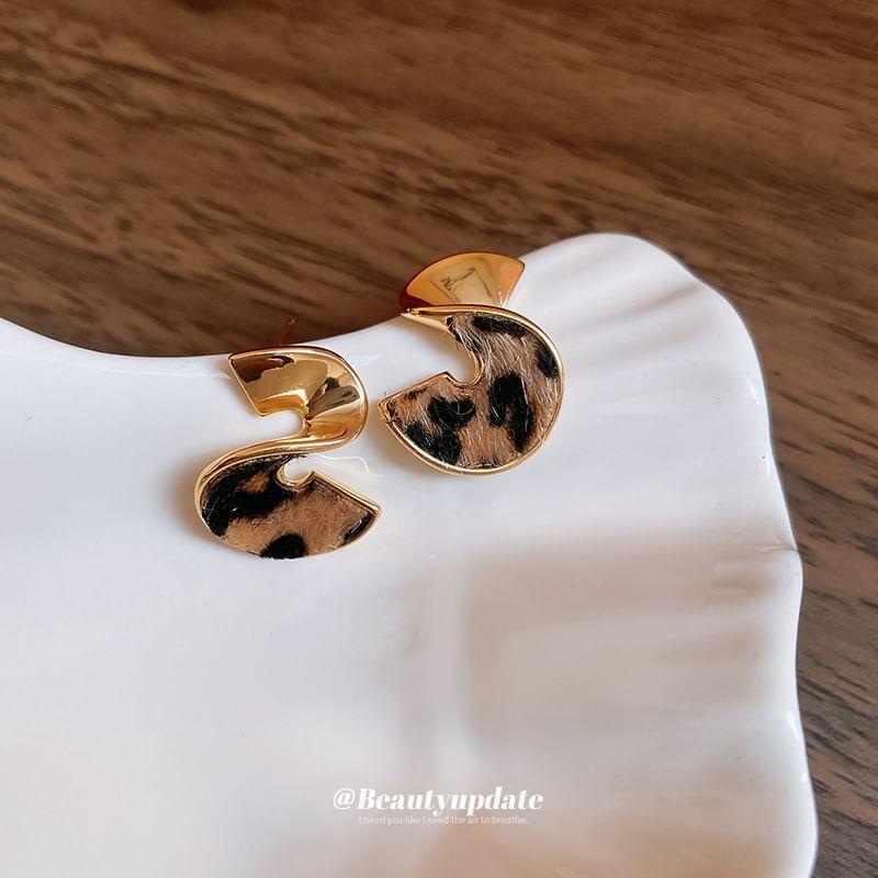 Leopard Print Geometry Drop Earring Product Image