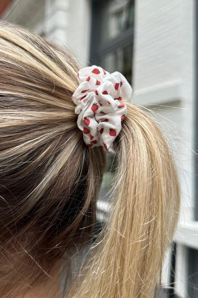 Strawberry Scrunchie Product Image